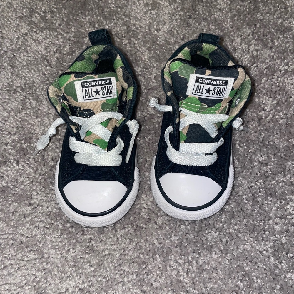 Black converse